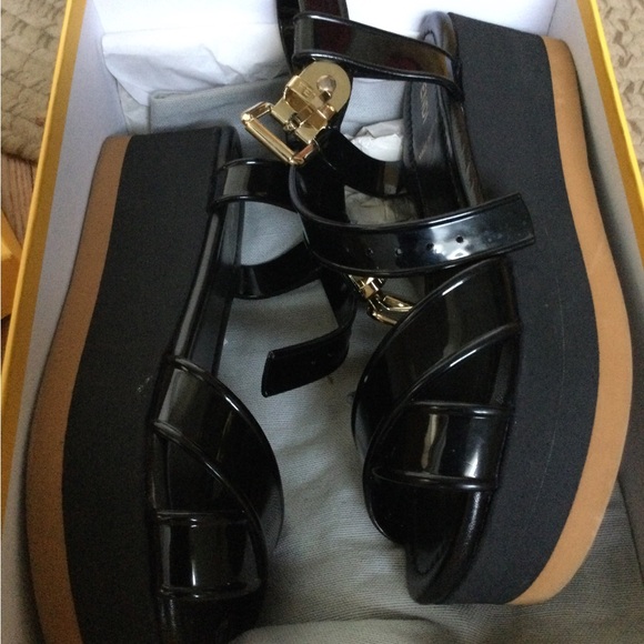 Fendi Hydra patent sandal - Picture 3 of 12